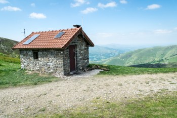 Mountain hut shelter